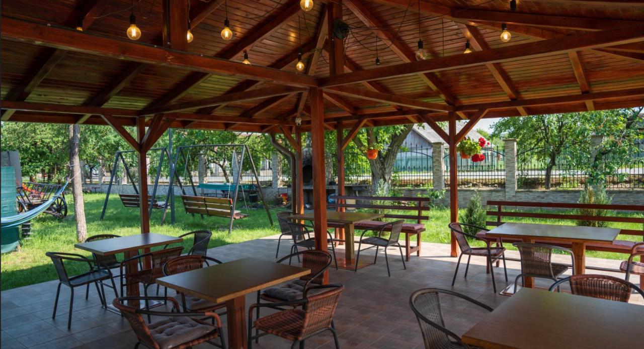 Denisa & Rares Hotel Tasnad Exterior photo