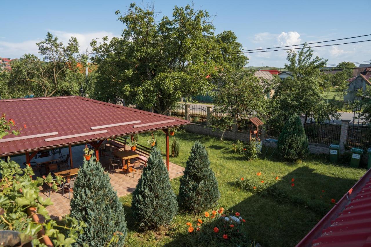 Denisa & Rares Hotel Tasnad Exterior photo