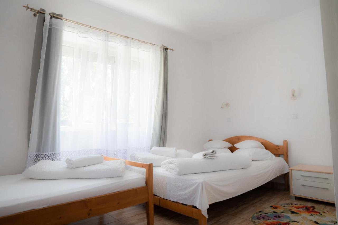 Denisa & Rares Hotel Tasnad Exterior photo